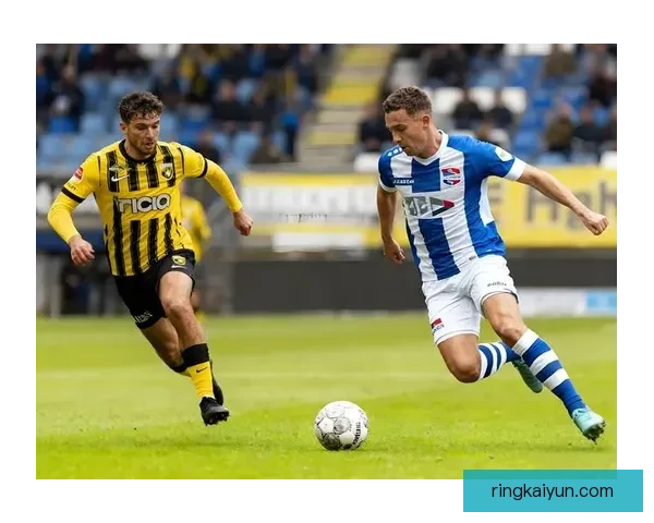 探索伊萨克盘带风格：在足球场上巧妙过人，表现亮眼。