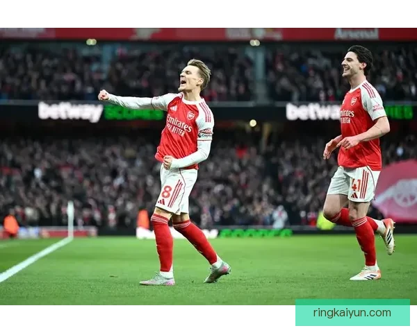 阿森纳传奇球员继续影响英超，状态稳健备受关注